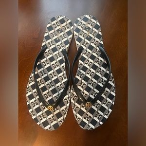 Tory Burch sandals - like new- worn once